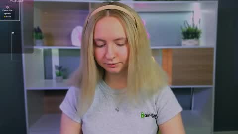 mila_glow online show from 27, 4, 2026