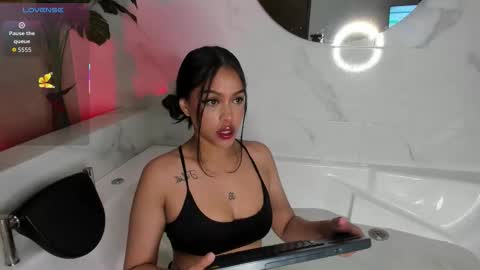 mila_hank online show from 7, 10, 2025