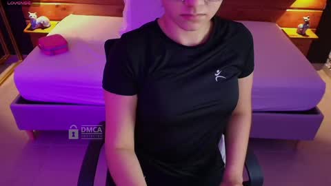 Milena  online show from 21, 4, 2026