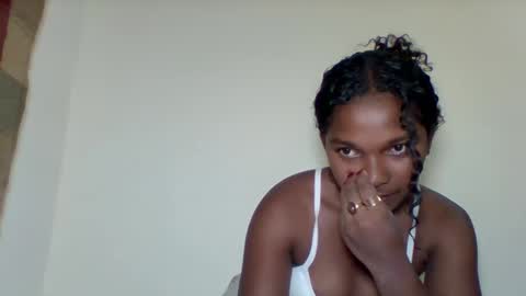 mila_lunah online show from 18, 4, 2026