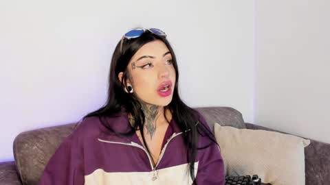     online show from 10, 1, 2025