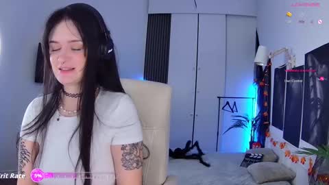 Snapshot of mila_nox chatting on 7, 11, 2025 Sasha online show from 7, 11, 2025