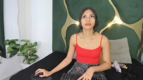 mila_petiteasm online show from 29, 6, 2026