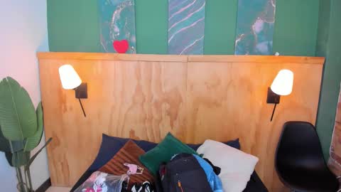 Mila and samy online show from 15, 10, 2025