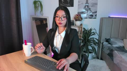 Mila online show from 19, 5, 2026
