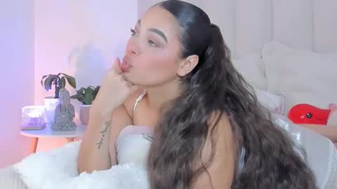 mila_stark333 online show from 20, 4, 2026