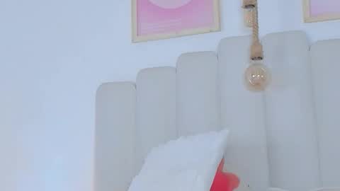 mila_stark333 online show from 23, 4, 2026