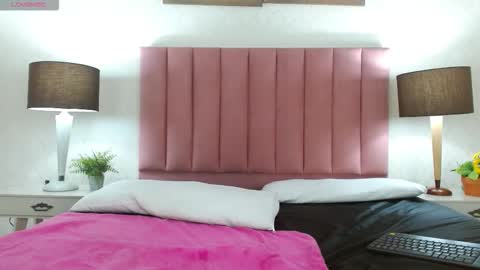 milaa_01 online show from 9, 3, 2026