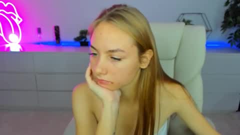 Snapshot of milaaddam chatting on 6, 10, 2025 Milla online show from 6, 10, 2025