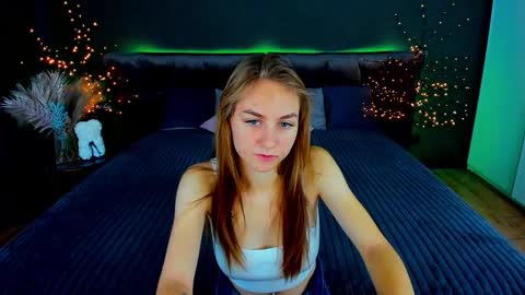 Snapshot of milaaddam chatting on 12, 10, 2025 Milla online show from 12, 10, 2025