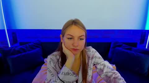 Snapshot of milaaddam chatting on 7, 11, 2025 Milla online show from 7, 11, 2025