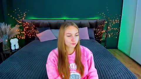 Snapshot of milaaddam chatting on 15, 11, 2025 Milla online show from 15, 11, 2025