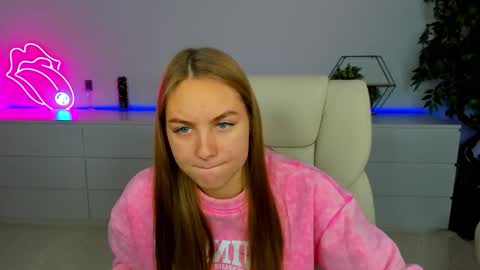 Snapshot of milaaddam chatting on 16, 11, 2025 Milla online show from 16, 11, 2025