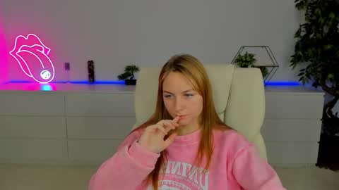 Snapshot of milaaddam chatting on 21, 11, 2025 Milla online show from 21, 11, 2025