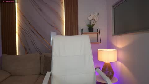 milacrave online show from 17, 12, 2025