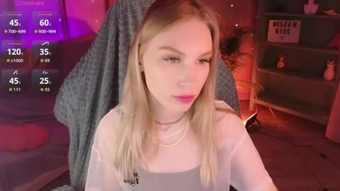 Snapshot of miladuales chatting on 28, 5, 2026 Mila online show from 28, 5, 2026