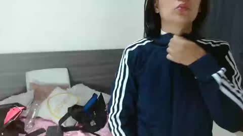 Snapshot of milahot23 chatting on 12, 2, 2025 mila online show from 12, 2, 2025