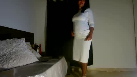 Snapshot of milahot23 chatting on 16, 9, 2025 mila online show from 16, 9, 2025