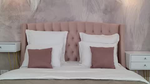 milaleoneli online show from 13, 9, 2025