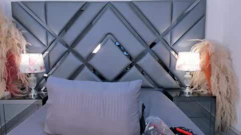 milan_lewiss online show from 25, 9, 2025