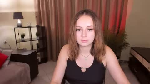 Snapshot of milanabells chatting on 19, 7, 2026 MilanaBells online show from 19, 7, 2026