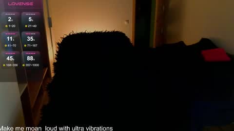 Snapshot of milanafox_ chatting on 6, 3, 2025 Lana online show from 6, 3, 2025