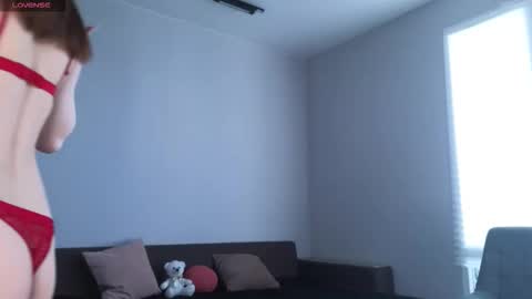 Snapshot of milanakowall chatting on 17, 3, 2026 milanakowall online show from 17, 3, 2026