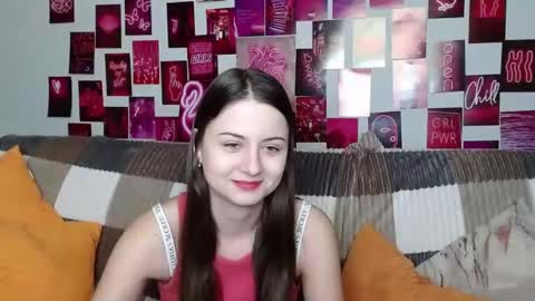 Snapshot of milanaroz chatting on 3, 2, 2025 milanaroz online show from 3, 2, 2025