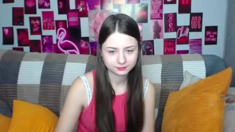 Snapshot of milanaroz chatting on 9, 2, 2025 milanaroz online show from 9, 2, 2025