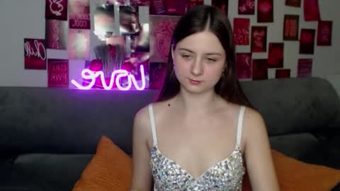 Snapshot of milanaroz chatting on 28, 11, 2025 milanaroz online show from 28, 11, 2025