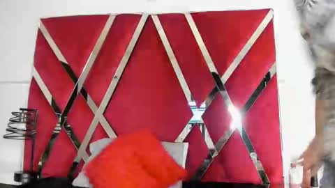 milanx2 online show from 30, 12, 2024