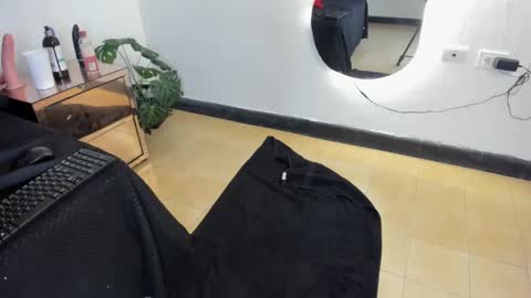 milanx2 online show from 13, 2, 2025