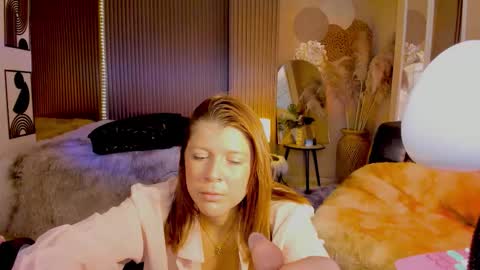 Snapshot of milaniminxx chatting on 20, 3, 2026 aya online show from 20, 3, 2026