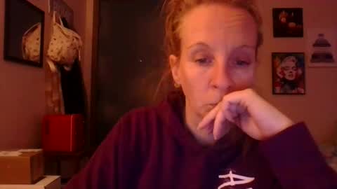 Mila online show from 15, 4, 2026