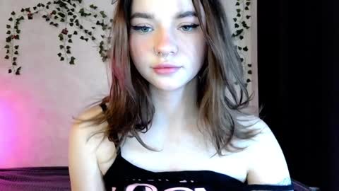 Snapshot of milaxaysy01 chatting on 19, 12, 2024 Mila 3 online show from 19, 12, 2024