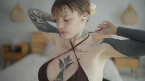 Snapshot of mileeena chatting on 28, 1, 2025 M Telegram mamagotachannel online show from 28, 1, 2025