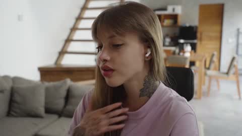 Snapshot of mileeena chatting on 20, 2, 2025 M Telegram mamagotachannel online show from 20, 2, 2025