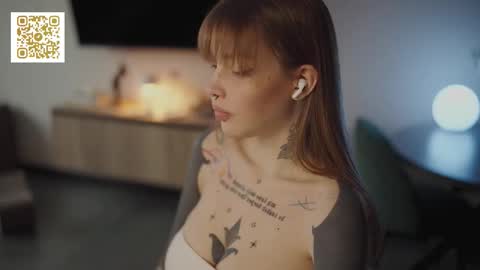 Snapshot of mileeena chatting on 22, 10, 2025 M Telegram mamagotachannel online show from 22, 10, 2025