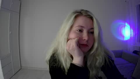 Milena new nonude shy blonde natural online show from 13, 5, 2026