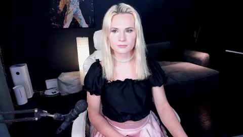Snapshot of milena_marshmallows chatting on 23, 5, 2026 Milena online show from 23, 5, 2026