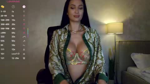 Snapshot of miley_me chatting on 13, 5, 2026 M online show from 13, 5, 2026