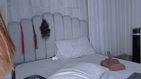 MILEY  online show from 15, 10, 2025