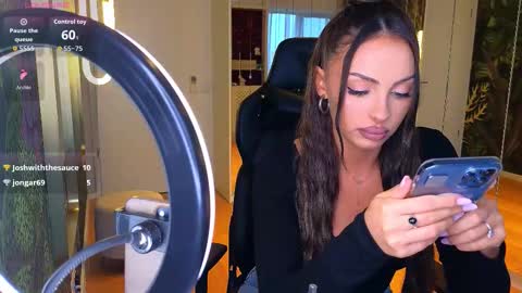 Miley Sin online show from 7, 2, 2026