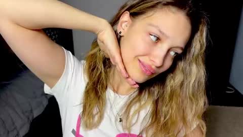 mileyy_cute online show from 10, 3, 2026