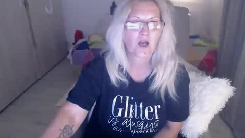 Snapshot of milf_lexxa chatting on 10, 5, 2026 Sarrahkenda online show from 10, 5, 2026