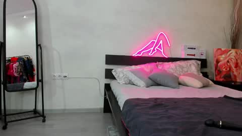 Thea NONUDE in public GMT2 Mon 3-9 AM Wed 3-9 AM Thur 3-9 AM Fri 3-9 AM Sun 3-9 AM. online show from 10, 2, 2025