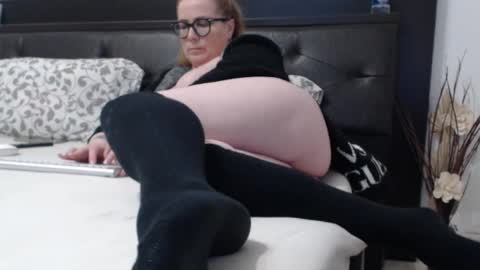 Snapshot of milfbiglips38 chatting on 16, 2, 2025 milfa online show from 16, 2, 2025