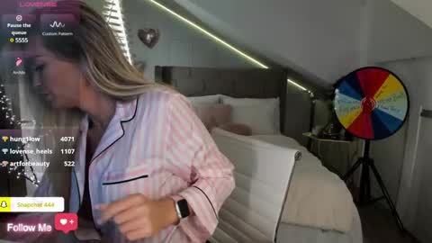 Snapshot of milfblondy chatting on 13, 1, 2025 Ingrid online show from 13, 1, 2025