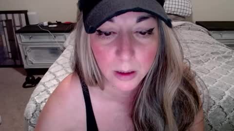 Snapshot of milfmonee chatting on 27, 12, 2024 MILF Monee online show from 27, 12, 2024
