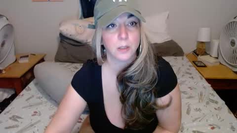 Snapshot of milfmonee chatting on 17, 1, 2026 MILF Monee online show from 17, 1, 2026